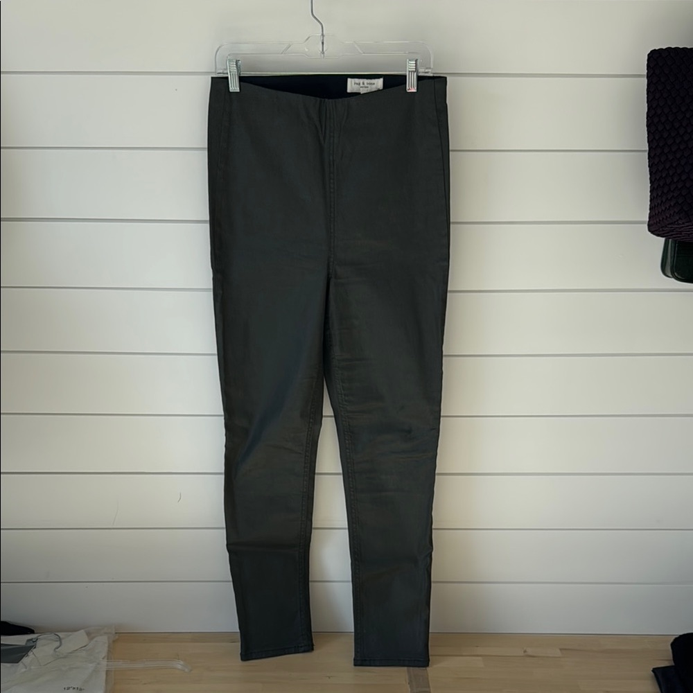 Women’s rag & bone Dark Green skinny waxed pants. Size L